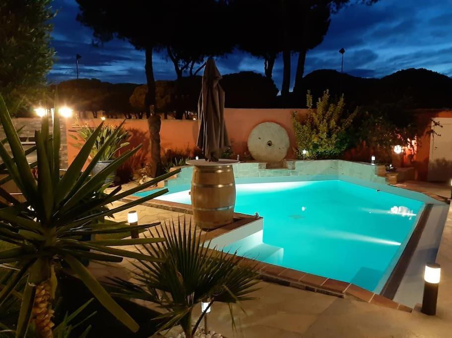 Hebergement Chambre D'Hotes Grau Du Roi Mas Des Marines Piscine Adult Only Ле-Гро-дю-Руа Екстер'єр фото